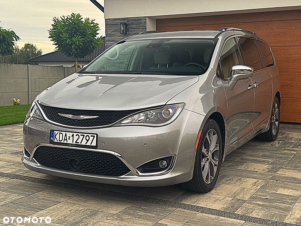 Chrysler Pacifica - 35