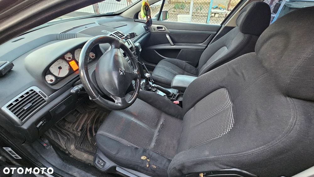 Peugeot 407 - 13