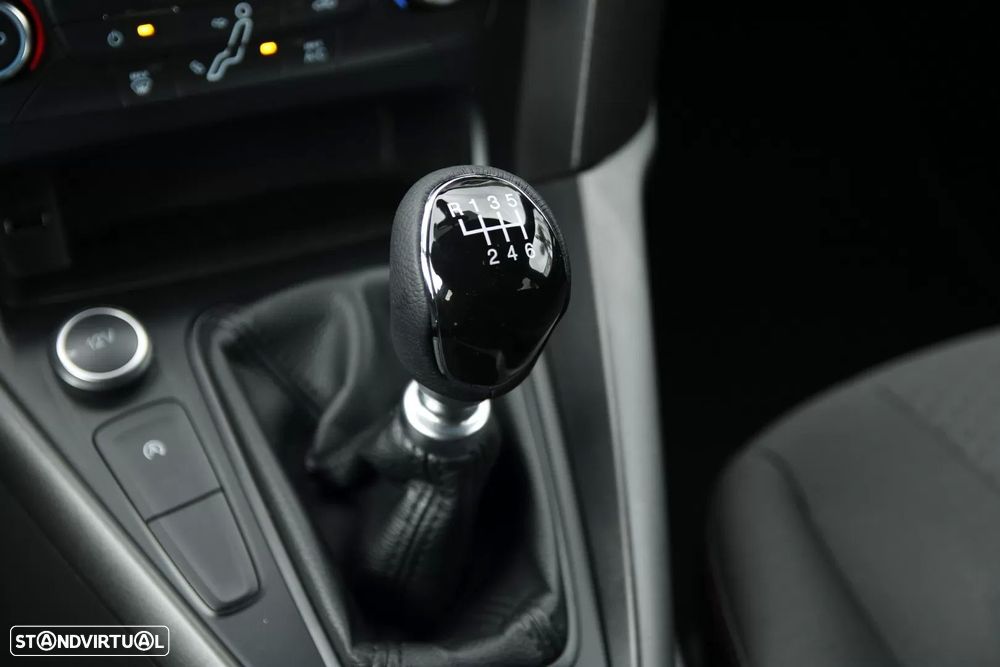 Ford Focus 1.5 TDCi ST-Line - 19