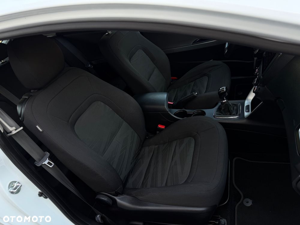 Kia Ceed 1.6 GDI Dream Team Edition - 24