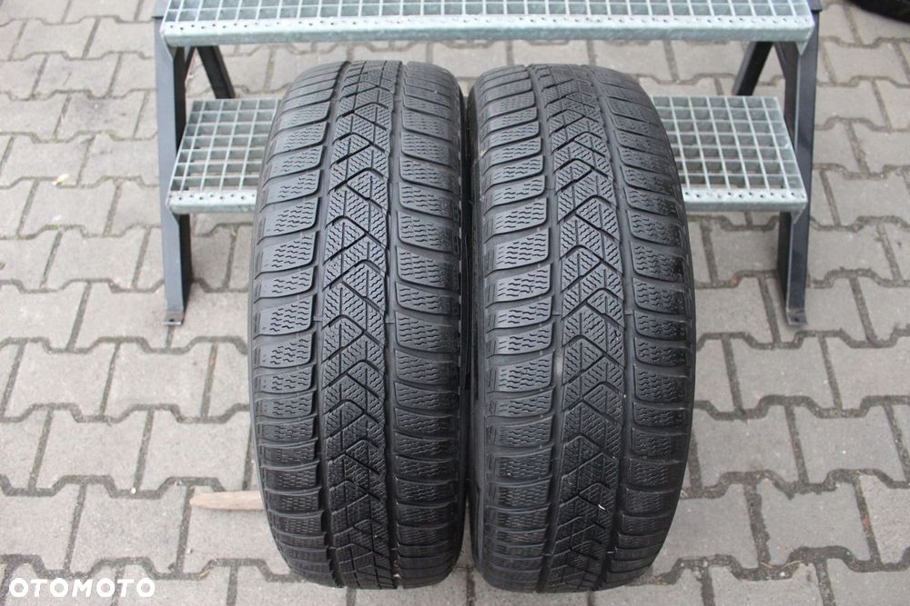 2x 225/60R18 PIRELLI SOTTOZERO 3  104H 17r 6mm