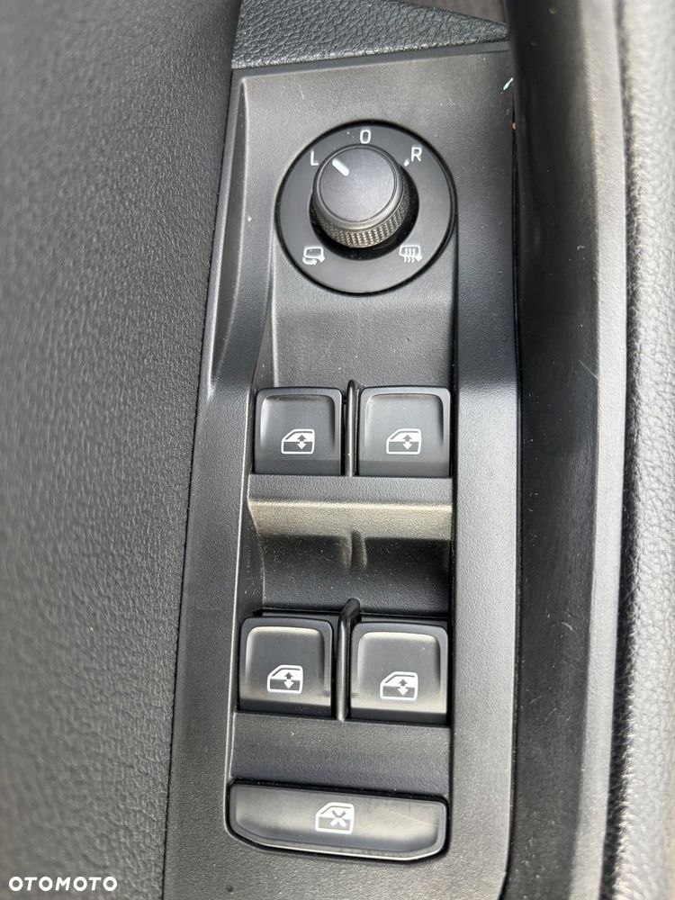 Skoda Superb ver-1-4-tsi-act-ambition - 12