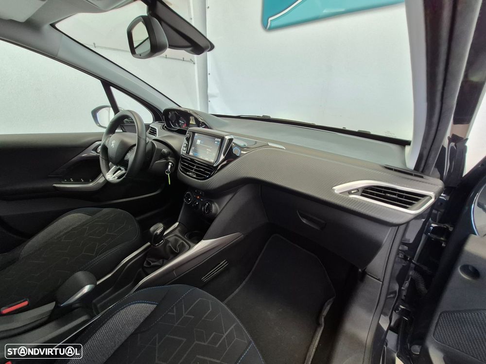 Peugeot 2008 1.2 PureTech Style - 23