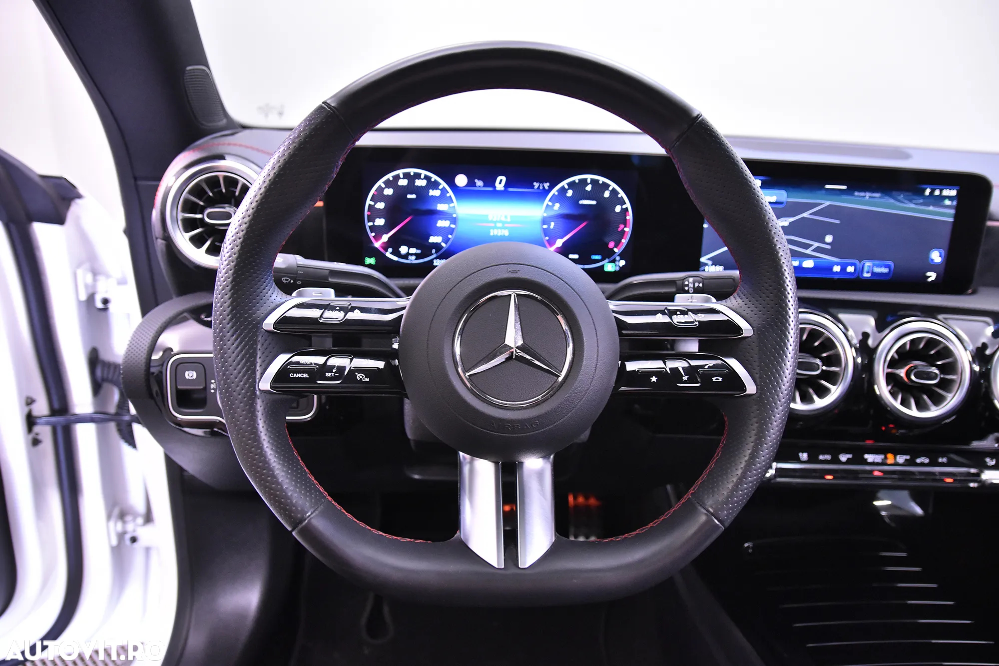 Mercedes-Benz CLA - 17