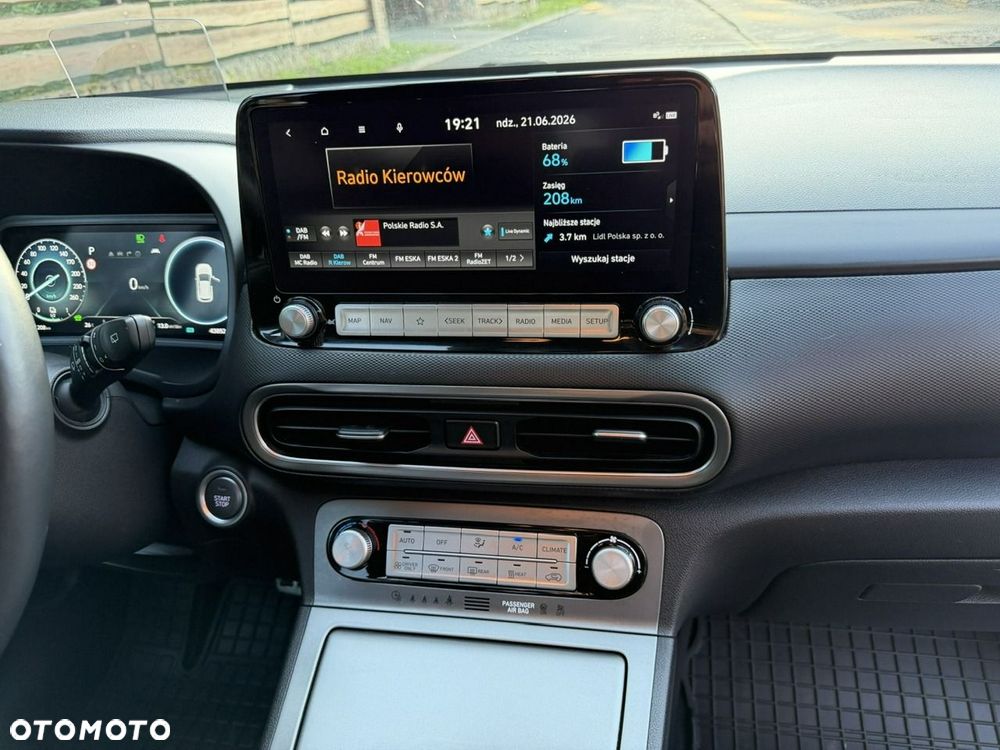 Hyundai Kona 49kWh Executive Plus - 19