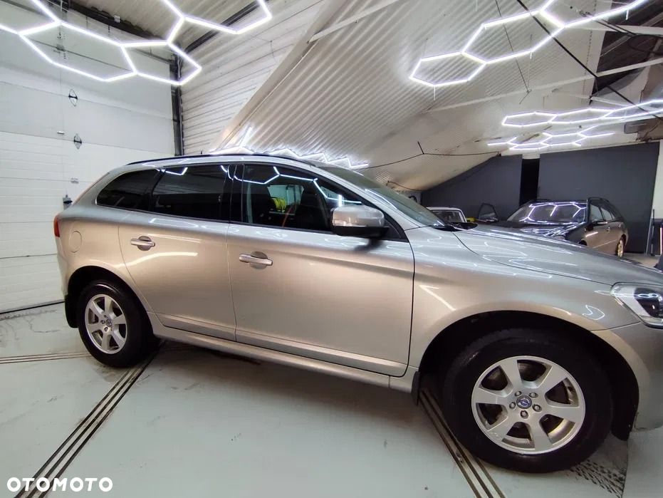 Volvo XC 60 2.4D AWD Kinetic - 4