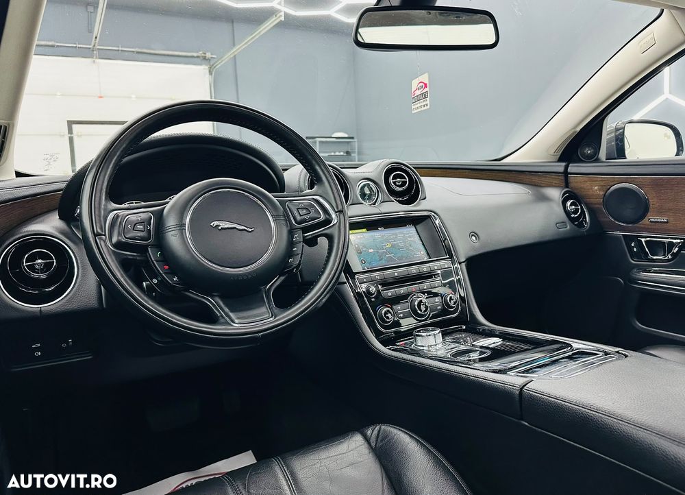 Jaguar XJ 30d Premium Luxury - 25