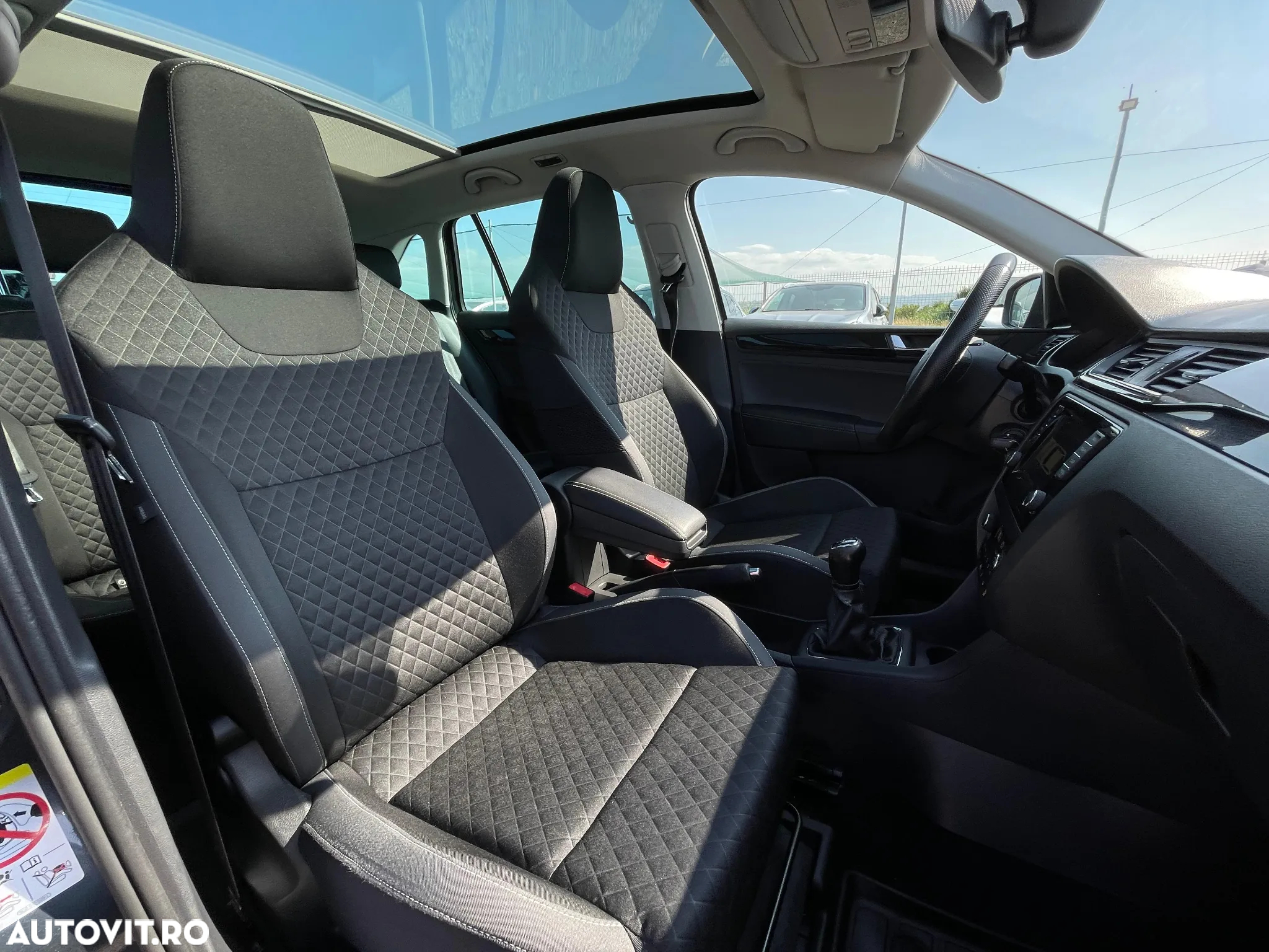 Skoda RAPID 1.0 TSI Style - 28