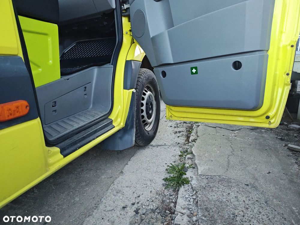Mercedes-Benz Sprinter - 14