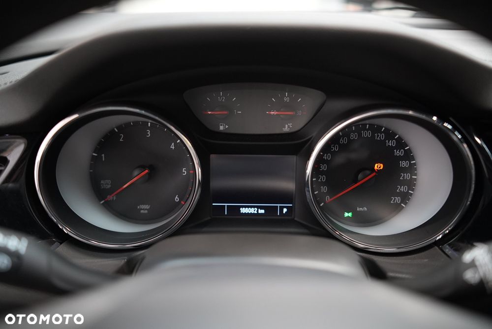 Opel Insignia - 16