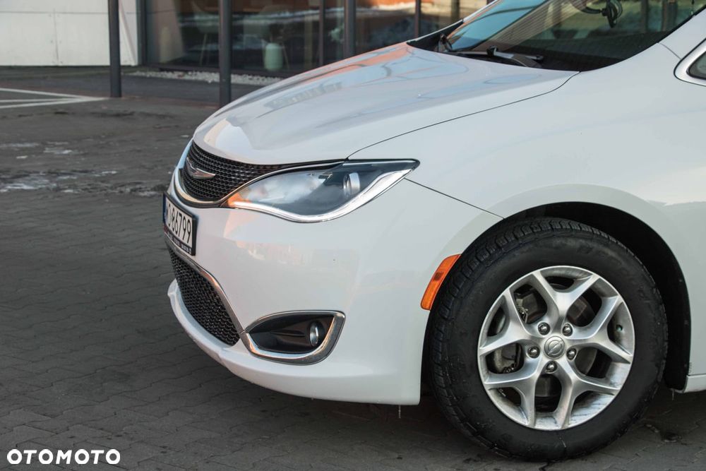 Chrysler Pacifica - 7