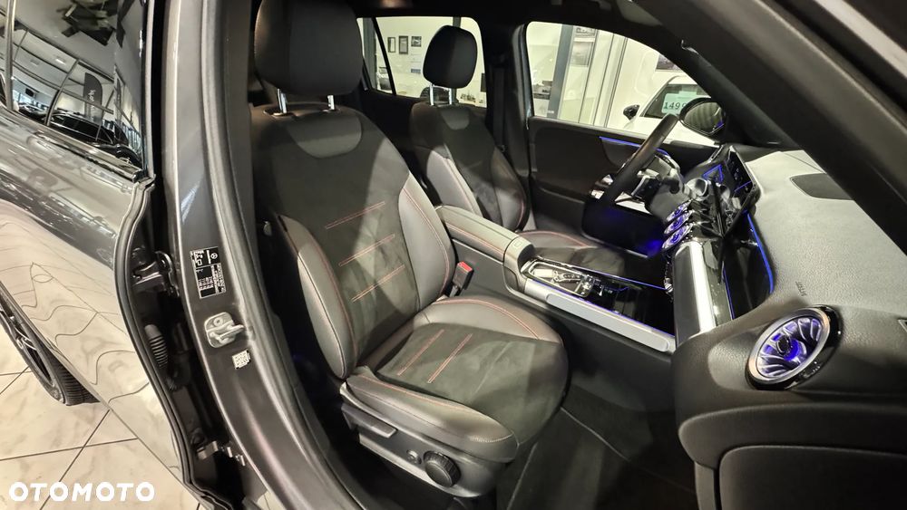 Mercedes-Benz GLB 200 AMG Line 7G-DCT - 32