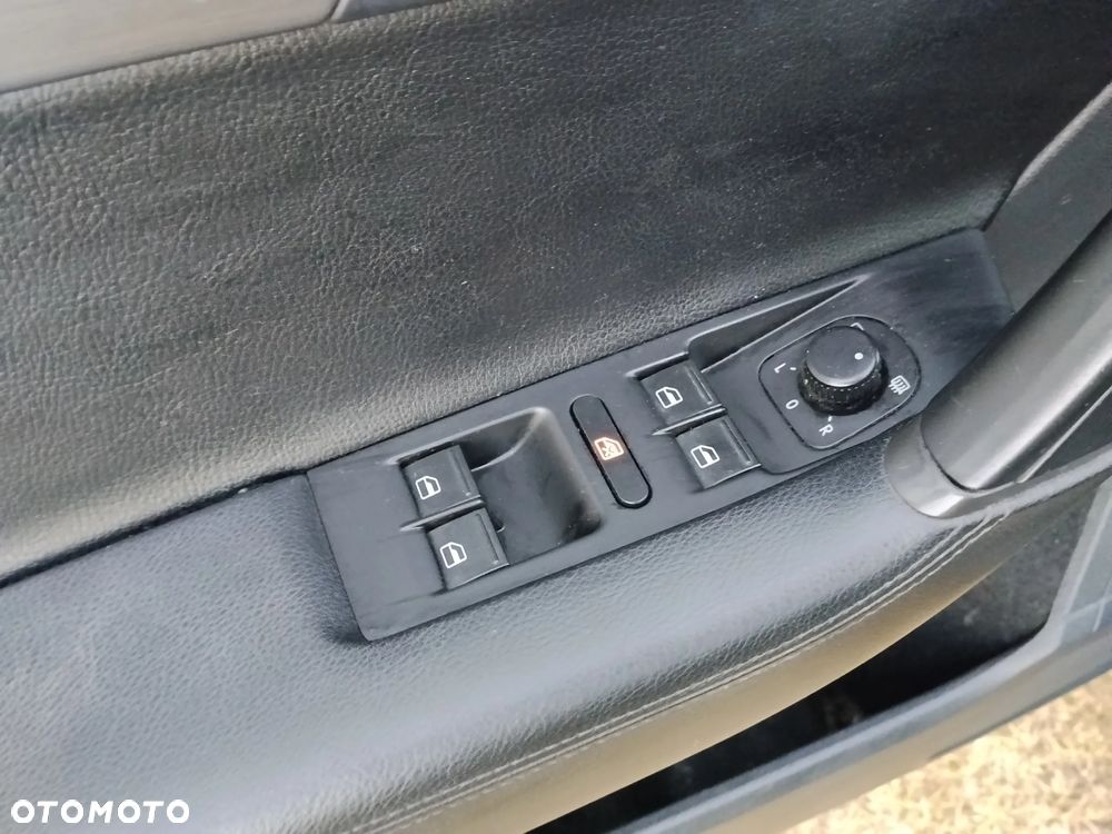 Volkswagen Passat 2.0 TDI Comfortline R-Style DSG - 32