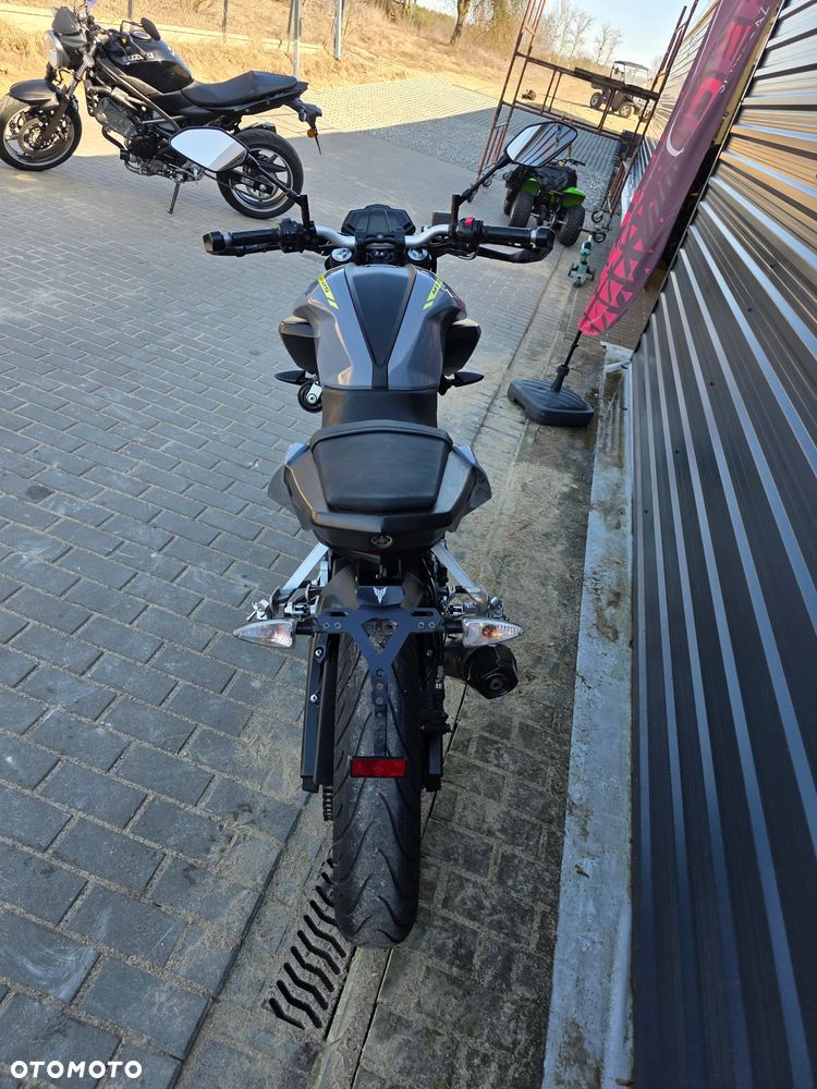 Yamaha MT - 30
