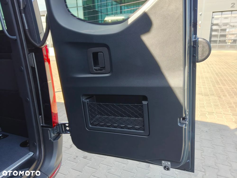 Mercedes-Benz Sprinter - 21