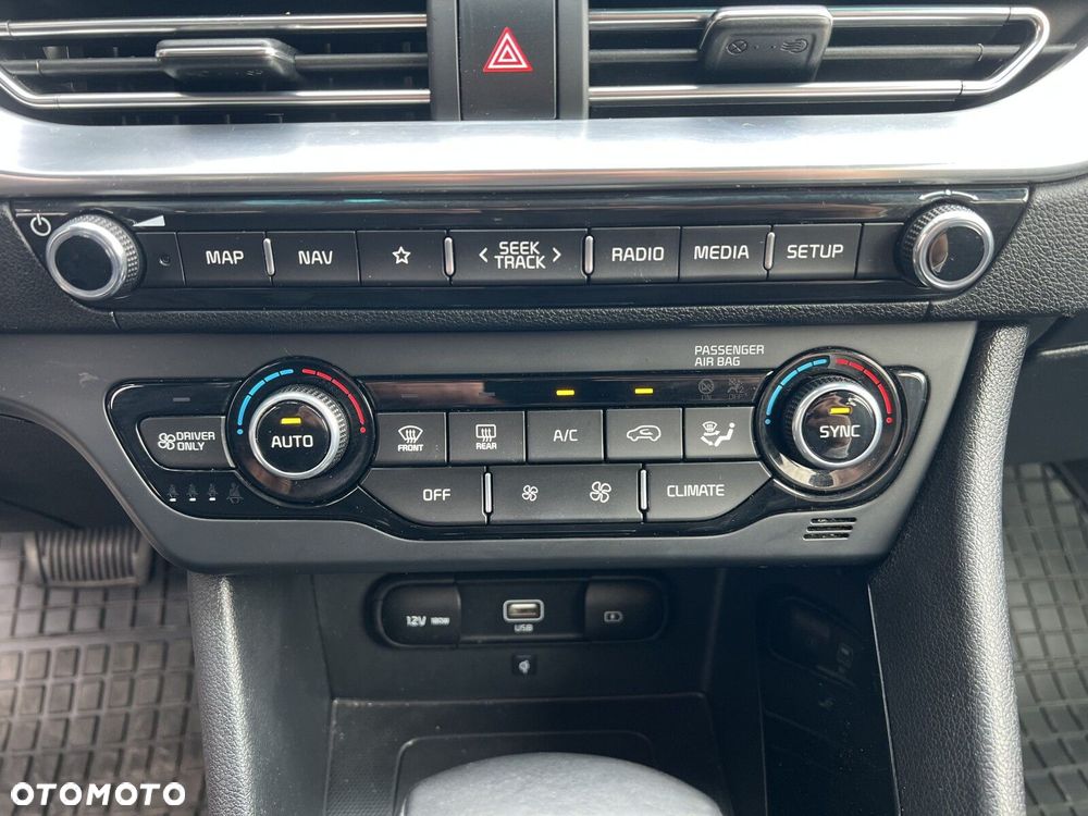 Kia Niro 1.6 GDI Hybrid L Business Line - 24