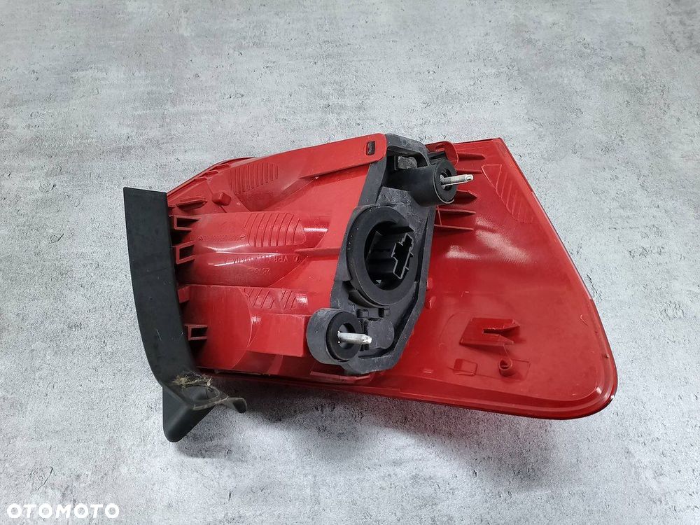 LAMPA TYLNA PRAWA CITROEN C5 III 9681063680-02 VP8X7X-13404 SEDAN - 3
