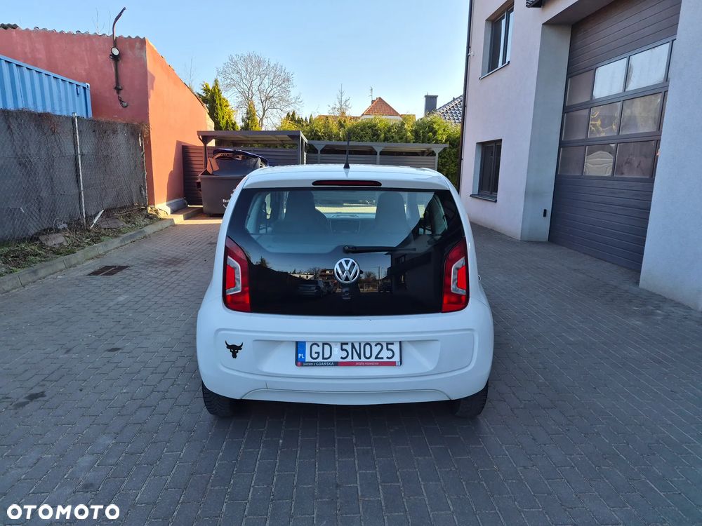 Volkswagen up! move - 5