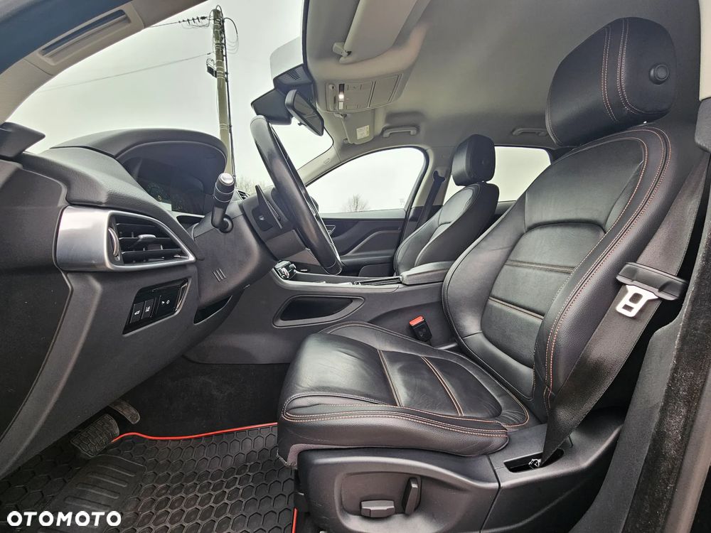 Jaguar F-Pace 20d AWD Prestige - 6