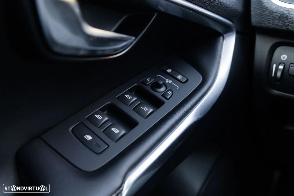 Volvo V40 1.6 D2 R-Design - 37