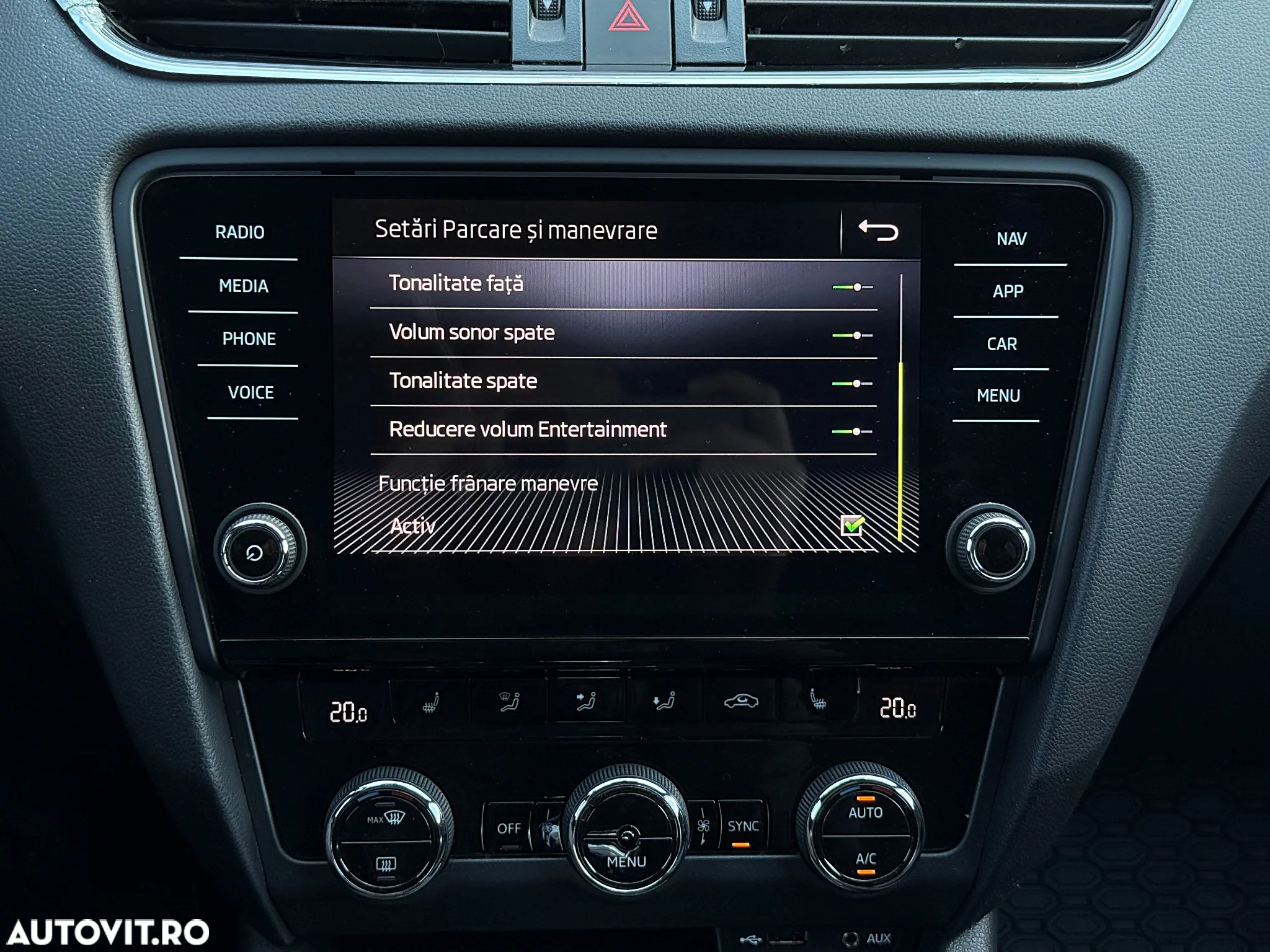 Skoda Octavia 2.0 TDI DSG RS - 24