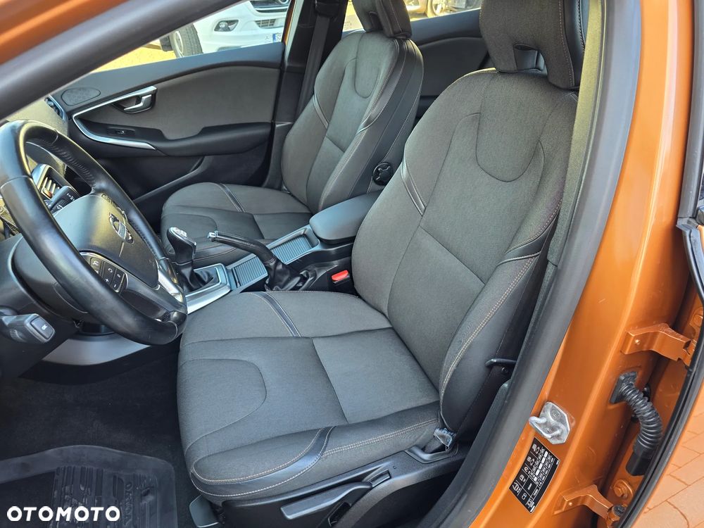 Volvo V40 Cross Country D3 Momentum - 22