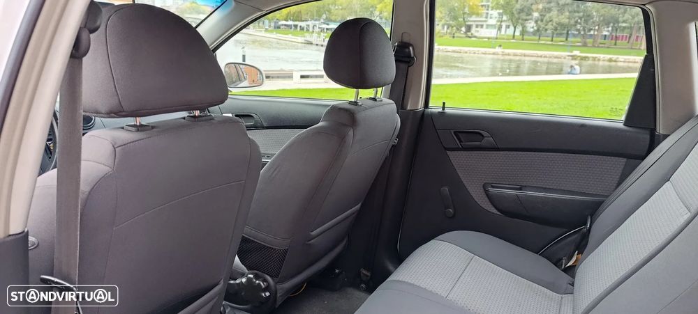 Chevrolet Aveo 1.2 L - 12