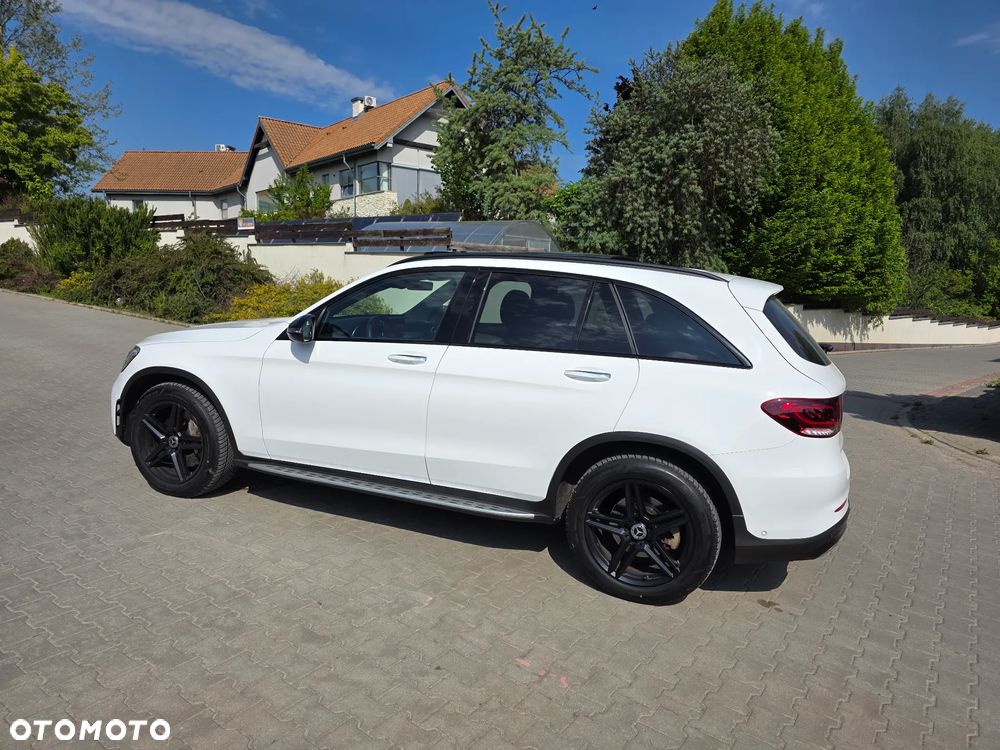 Mercedes-Benz GLC 200 4Matic 9G-TRONIC AMG Line - 2