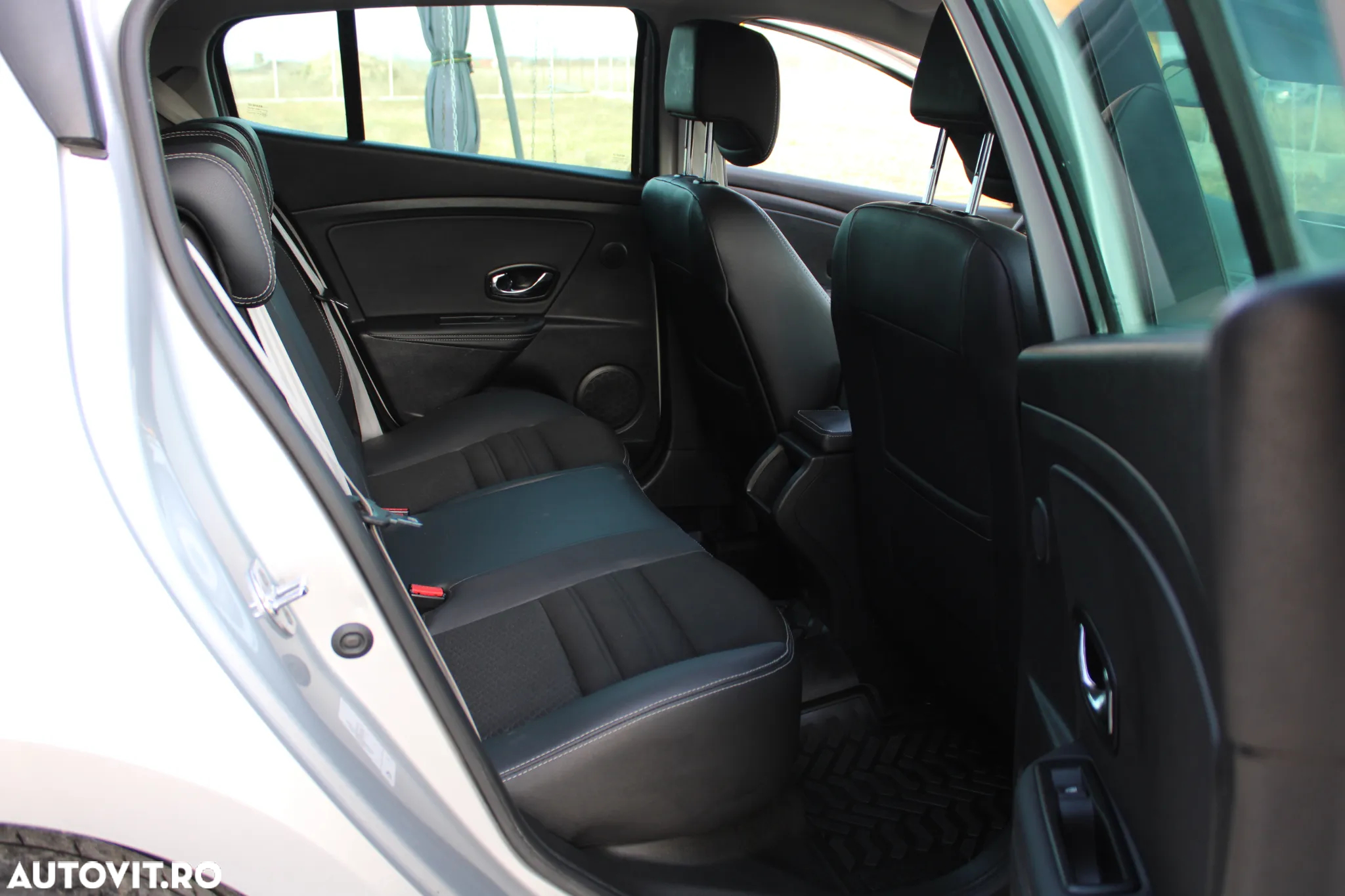 Renault Megane ENERGY dCi 130 Start & Stop Bose Edition - 13