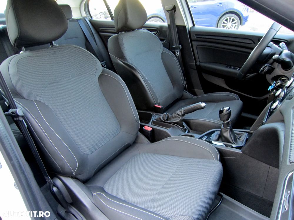 Renault Megane TCe Business - 20