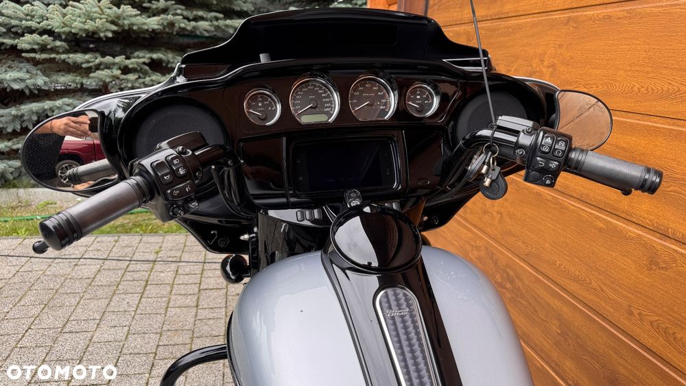 Harley-Davidson Touring Street Glide - 9