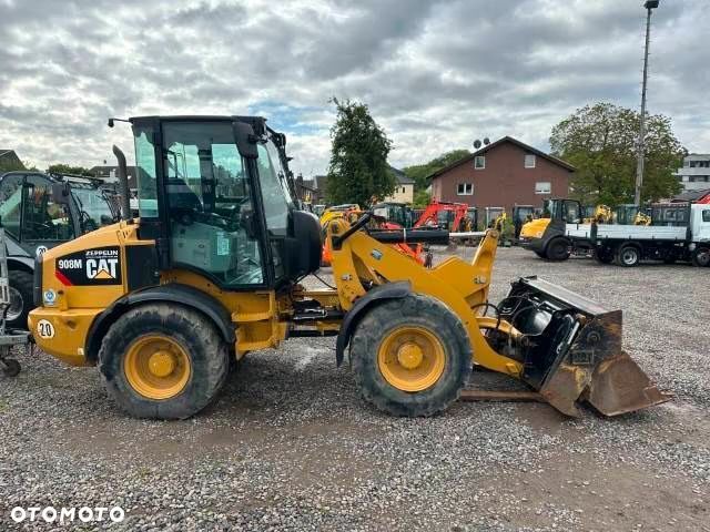 Caterpillar 908M