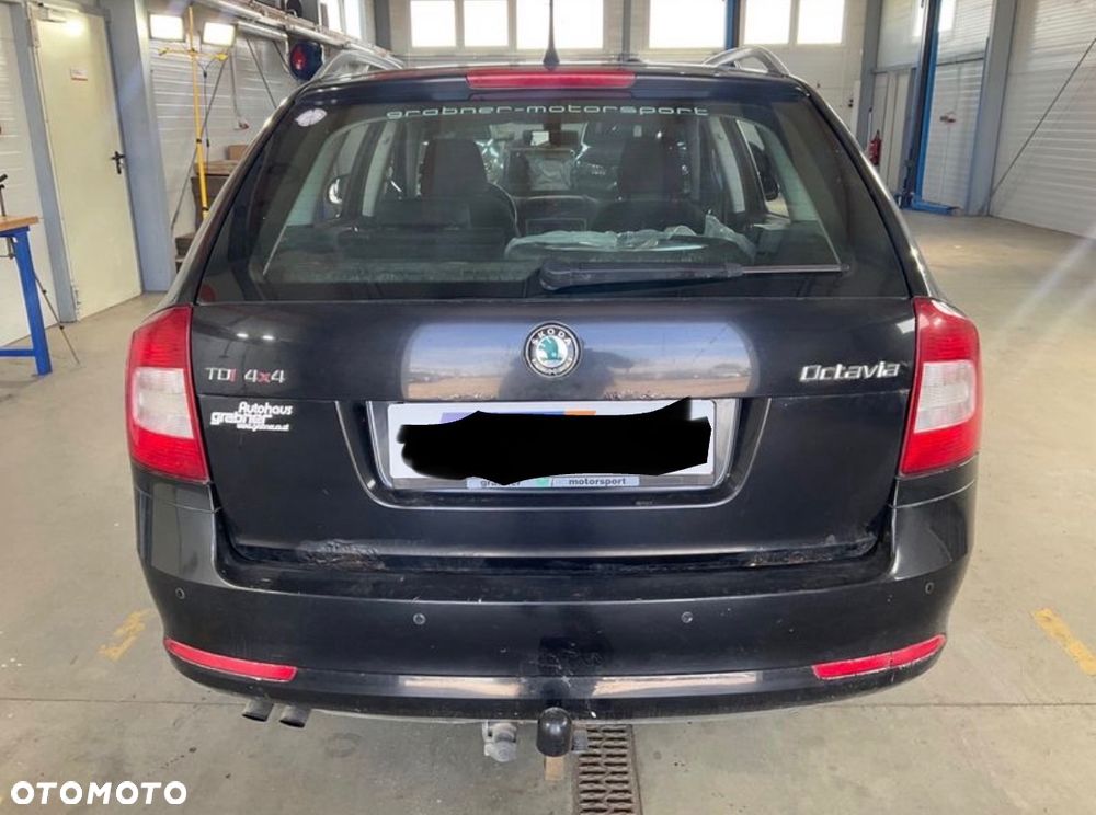 Skoda Octavia Combi 2.0 TDI DPF DSG 4x4 AllDrive - 4