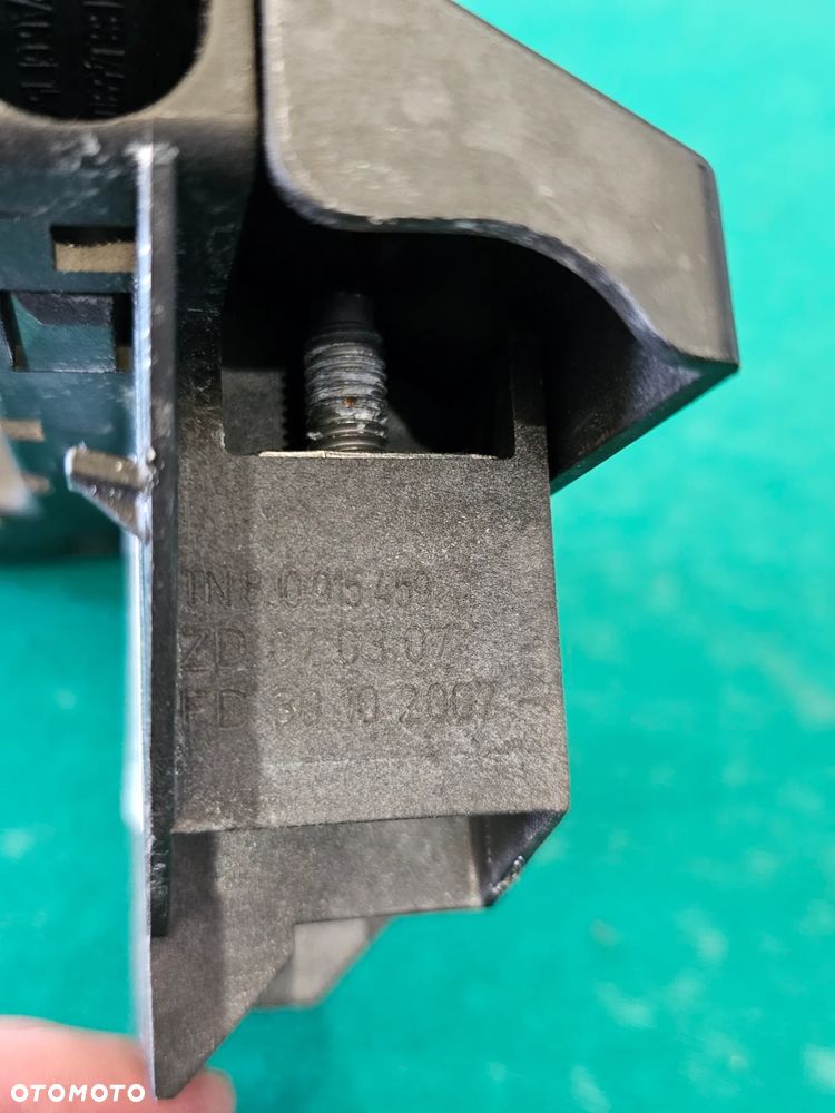 AUDI A4 B8 A5 8T KLEMA PIROTECHNICZNA PLUSOWA 8J0915459 - 5