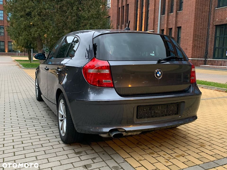 BMW Seria 1 120i - 12