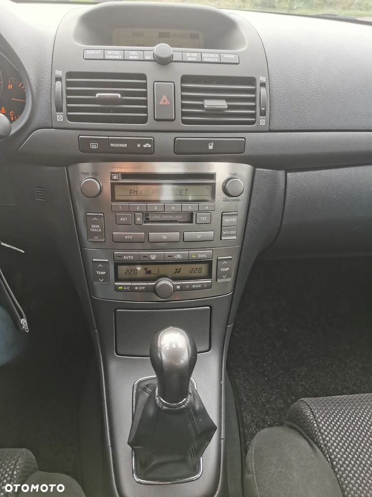 Toyota Avensis - 22