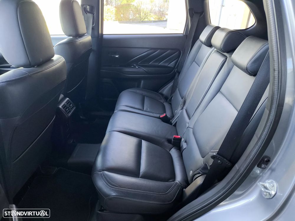 Mitsubishi Outlander - 9
