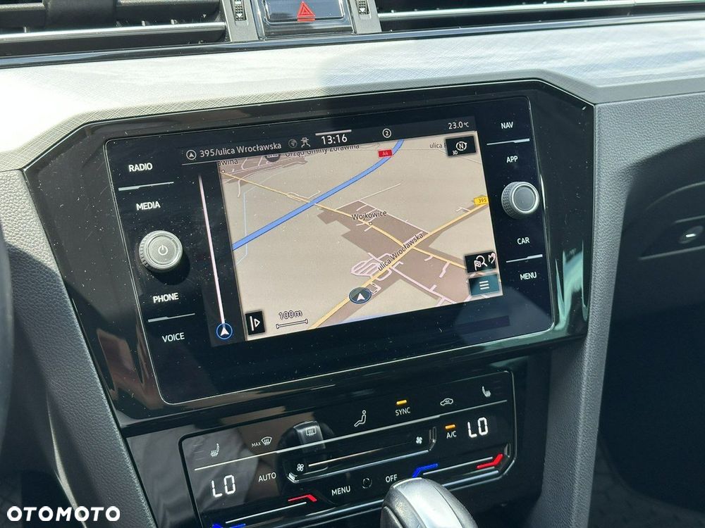 Volkswagen Passat - 26