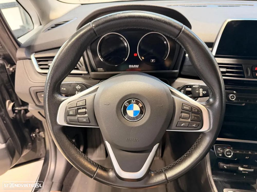 BMW 216 Active Tourer d Line Sport Auto — fotografia 7