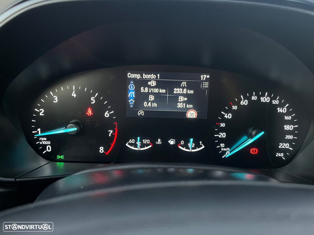 Ford Focus 1.0 EcoBoost Hybrid ST-LINE X - 26