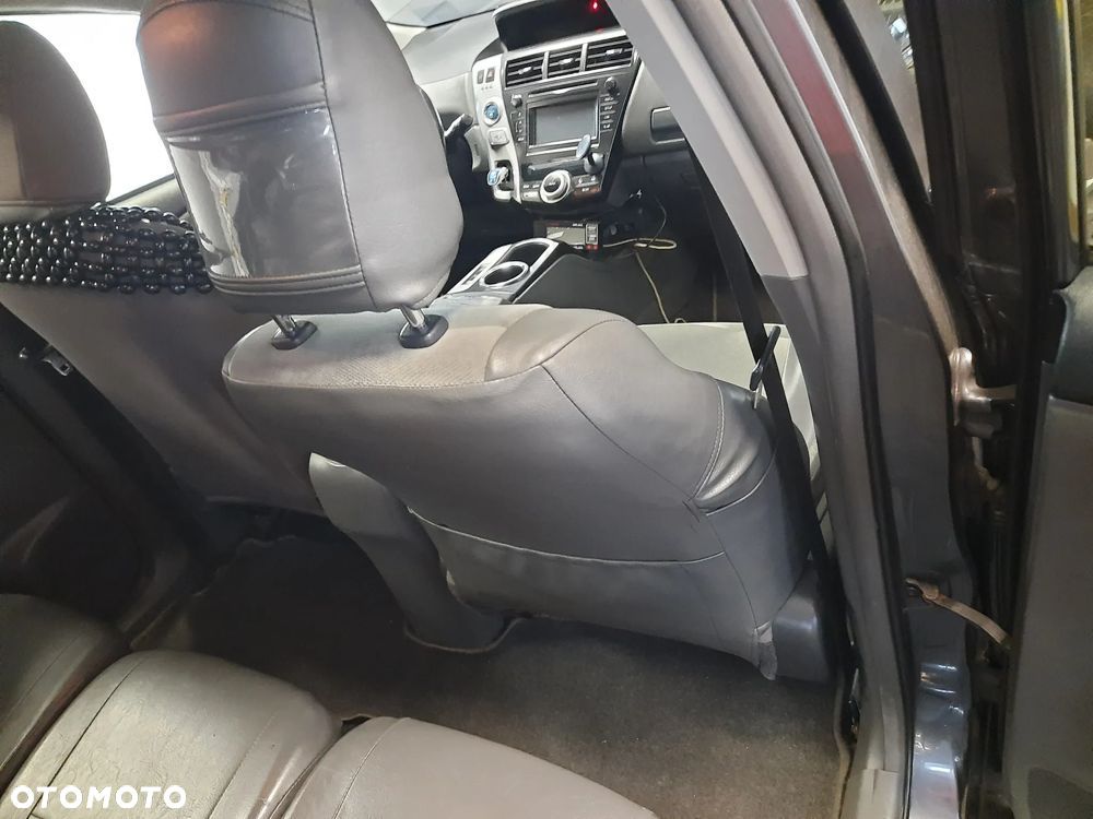 Toyota Prius+ (Hybrid) - 13