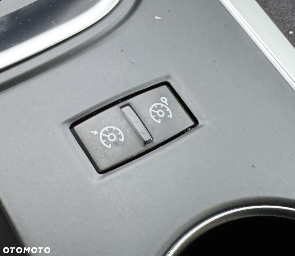 Renault Megane ENERGY TCe 205 EDC GT - 28