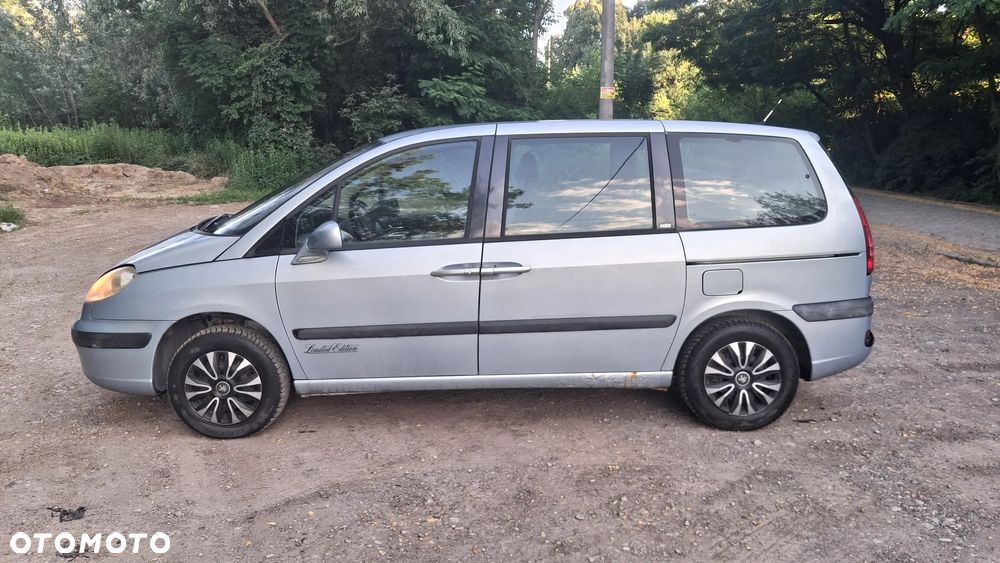 Na części Peugeot 807 silnik 2.0 HDI 107 KM RHM (DW10ATED4) lakier EYL skrzynia maska zderzak drzwi klapa szyba fotel kanapa lusterko lampa deska GWARANCJA !!! Przód Tył Zestaw Komplet Drzwi Klapa Zderzak Błotnik Maska Grill Atrapa Szyba Pas Lampa Lusterko Boczki Fotel Kanapa Kokpit Deska Rozdzielcza Przełącznik Włącznik Sterownik Przewody Wiązka Instalacja Moduł Komputer Czujnik Listwa Pompa Alternator Wtryski Głowica Rozrusznik Kompresor Sprzęgło Dwumas Silnik  Skrzynia ABS Klimatyzacji Paliwa Wspomagania Kolektor Turbina Przepustnica Zawór Chłodnica Koło Hak Belka Sanki Zawieszenie Mcpherson Półoś Amortyzator Wydech Tłumik Zacisk Most - 8