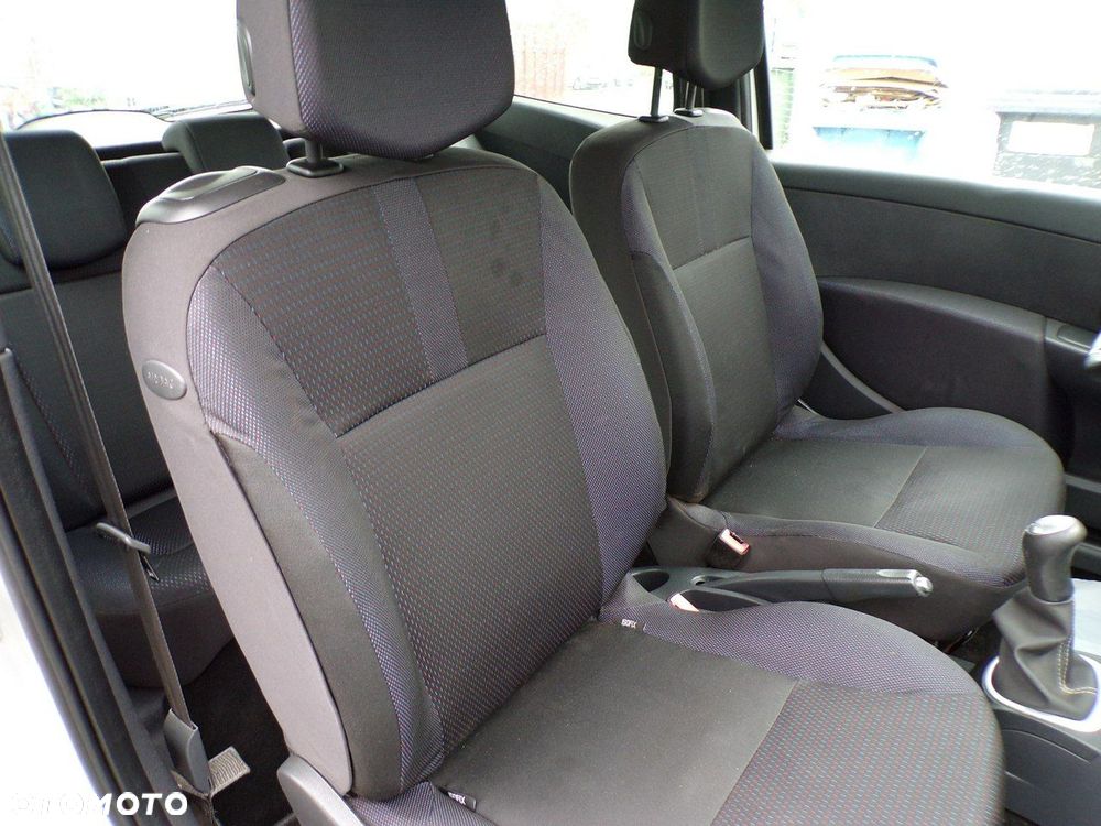 Renault Clio - 28
