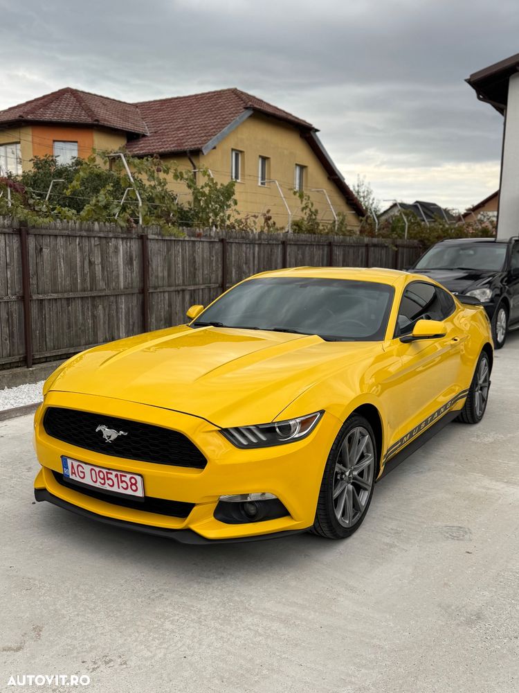 Ford Mustang 2.3 Eco Boost Aut. - 3