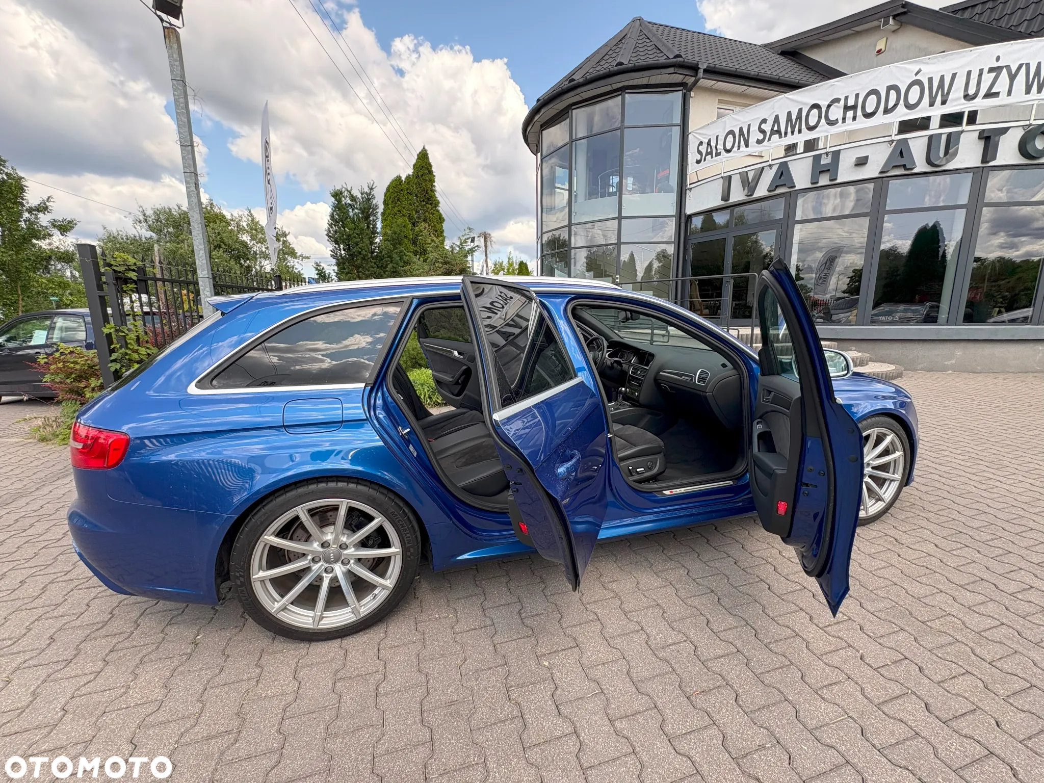 Audi RS4 Standard - 14