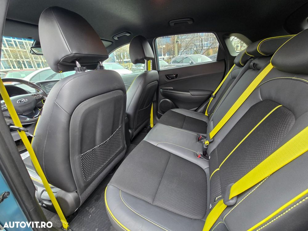 Hyundai KONA - 8
