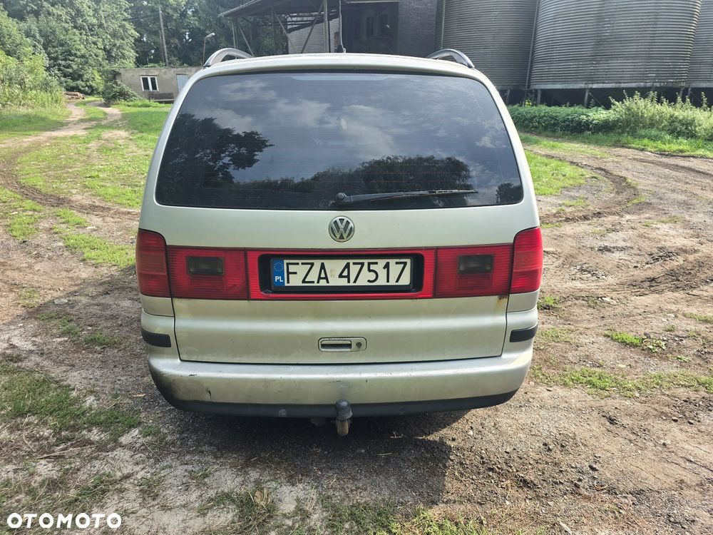 Volkswagen Sharan 1.9 TDI Highline - 4