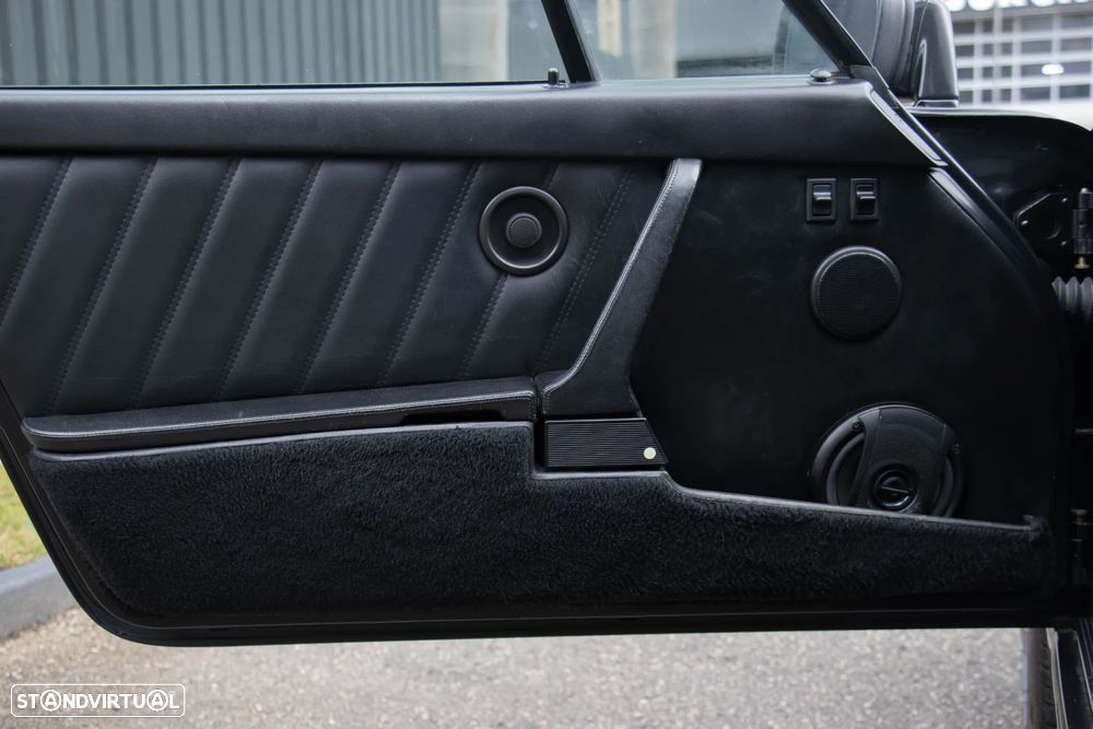 Porsche 911 (964) Coupé 3.6 Carrera 4 - 26