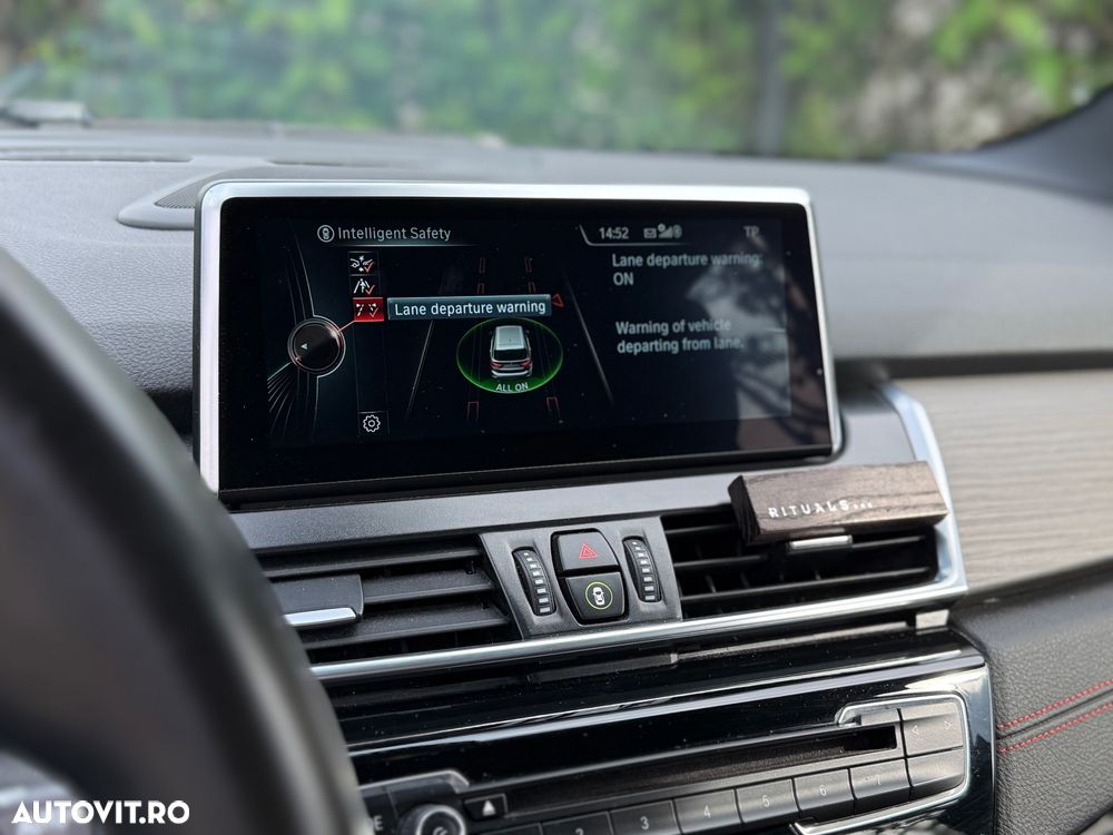 BMW Seria 2 218d - 34